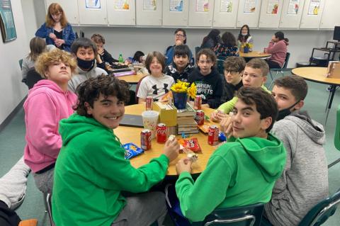 MIDDLE SCHOOL STUDENTS CELEBRATE CHRISTMAS